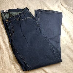 Levi Strauss Signature Curvy Bootcut Size 16
